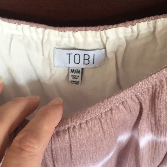 Tobi Crop top with long flowing sleeves - Picture 3 of 4